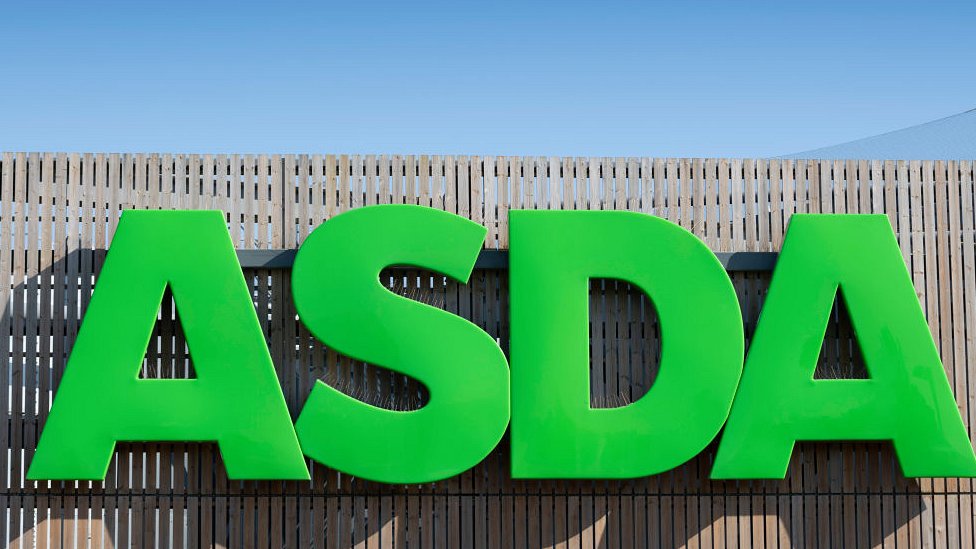 Asda mask row: Man with dementia 'told to leave shop' - BBC News