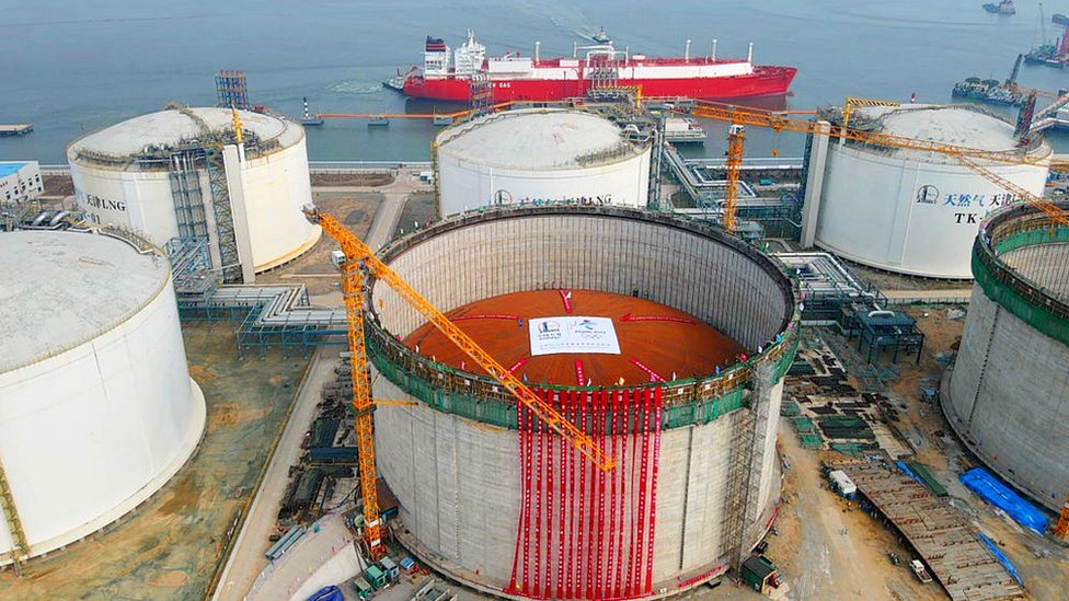 La segunda fase de la terminal de gas natural licuado de Tianjin en construcción.