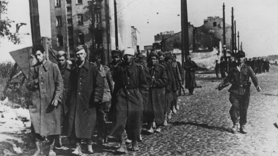 Polish fighters being led away
