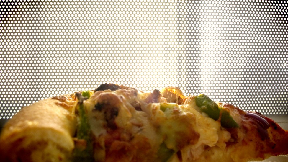 La clave está en la malla. Microondas desde adentro.