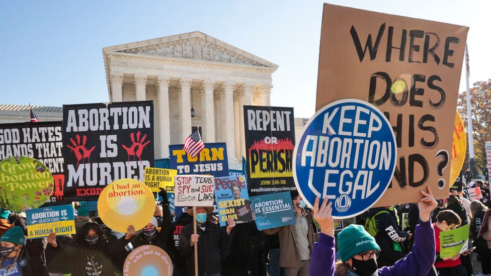 Protest outside the Supreme Court for both sides of abortion debate