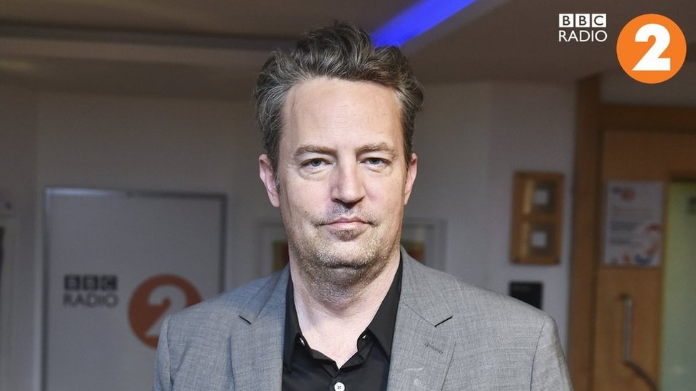Matthew Perry &#39;out of it&#39; during three years of Friends filming - BBC News