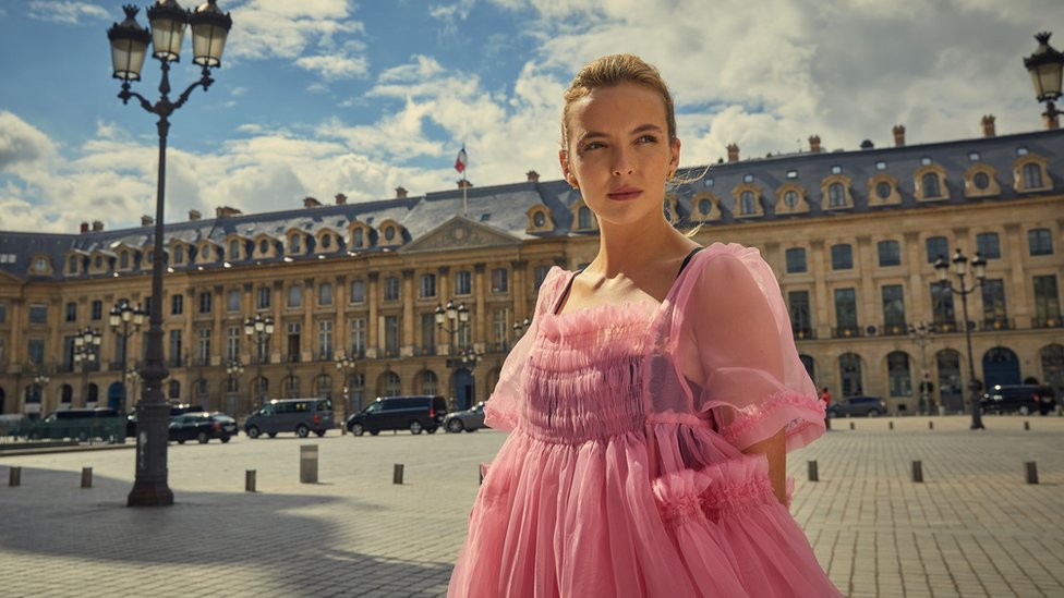 killing eve jodie comer outfits