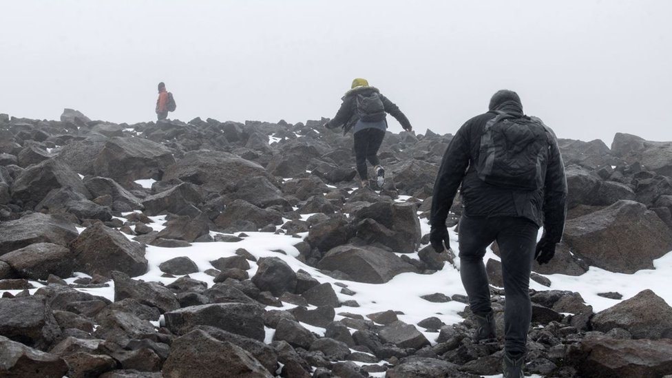 Dominic Boyer, Cymene Howe y Magnus Sigurdson en las montañas de Islandia
