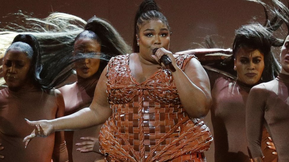 Lizzo sparks body debate with 10-day smoothie diet
