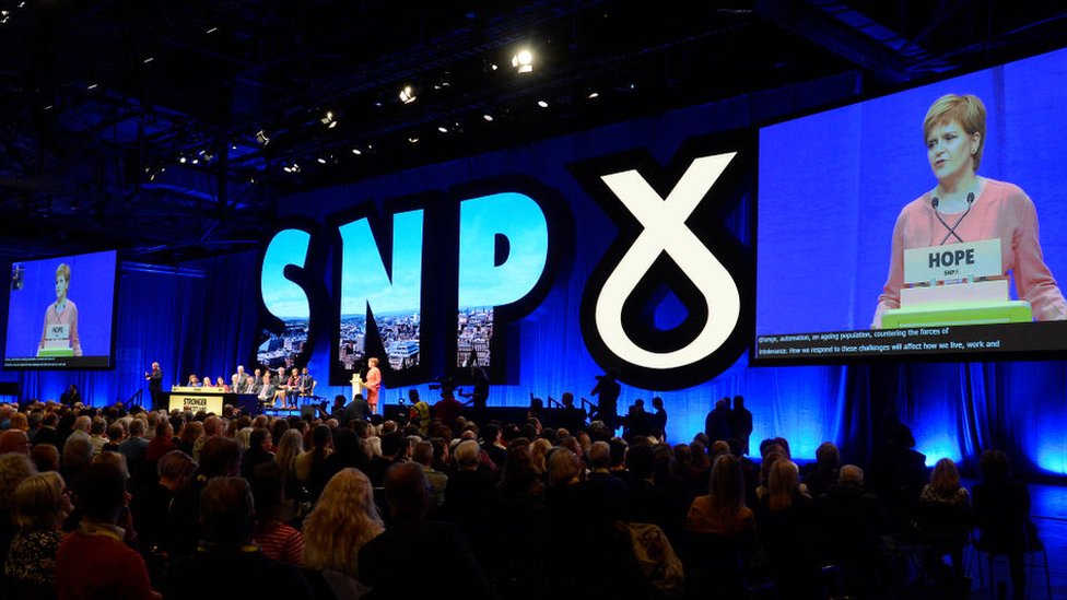 Снимок сцены конференции SNP с апреля