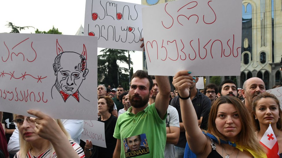 Protesta en Tiblisi contra Putin y Rusia, la capital georgiana, en junio de 2008.