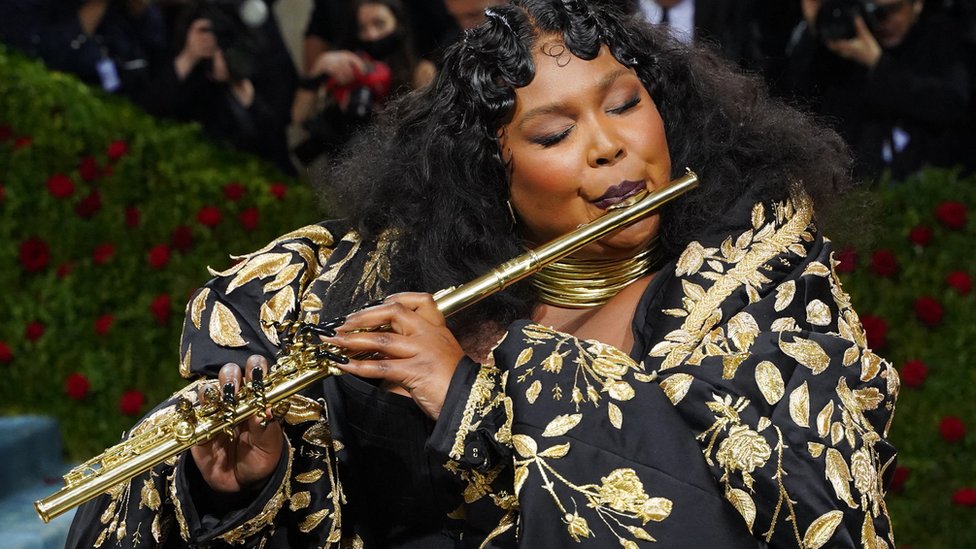 Lizzo plays 200-year-old flute owned by former US president