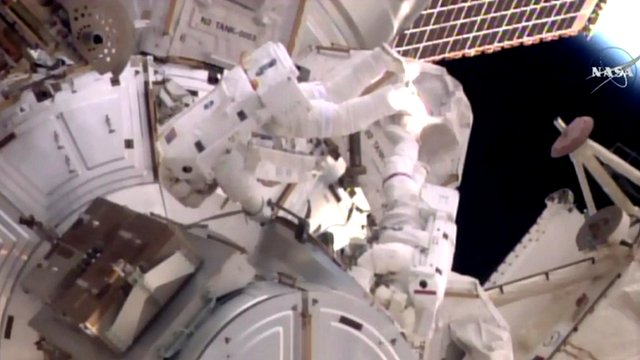 Tim Peake's New Year message from International Space Station - BBC News