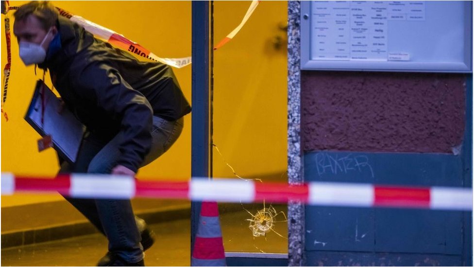 Berlin Shooting Several Injured In Kreuzberg Bbc News