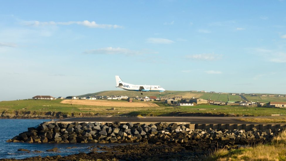 Посадка Flybe в аэропорту Самбург, Шетландские острова