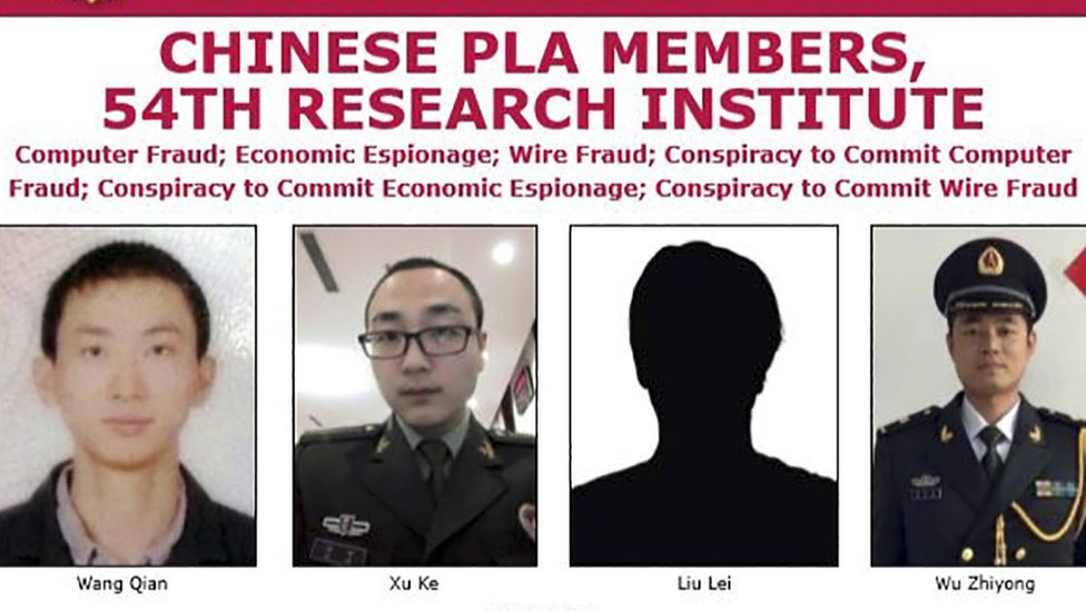 Фотография объявления о розыске четырех китайцев