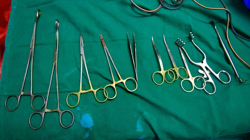 Набор хирургических инструментов