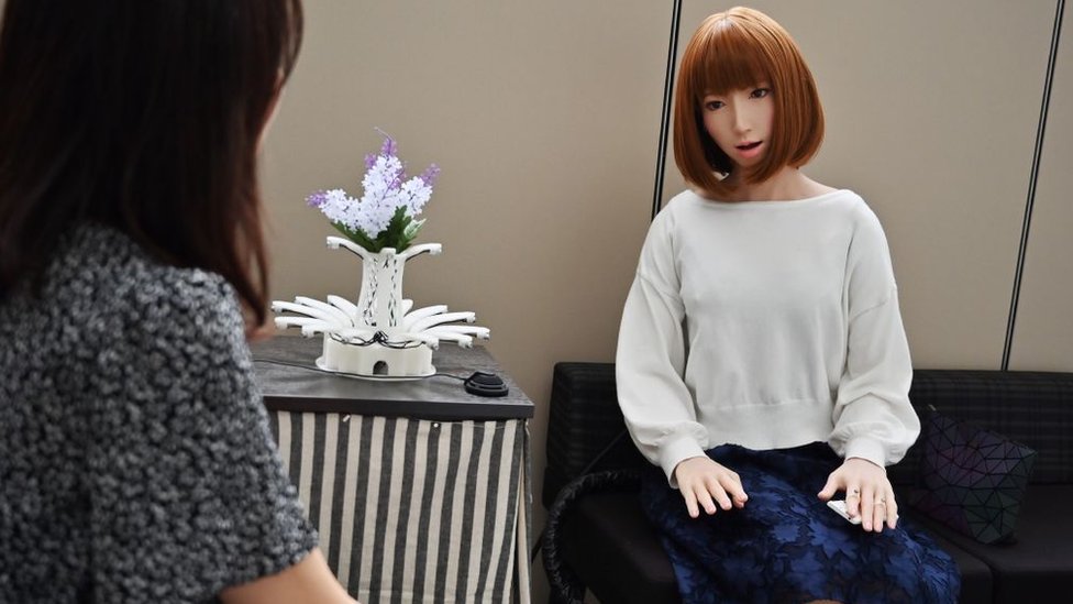Un robot japonés con aspecto humano.