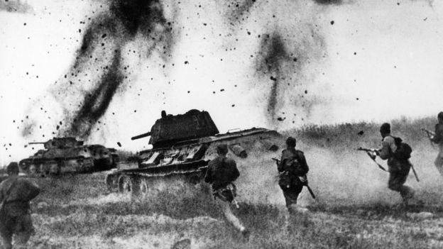 Üç yıl savaştıktan sonra Sovyet ordusu Alman ordusunu büyük bir yenilgiye uğrattı