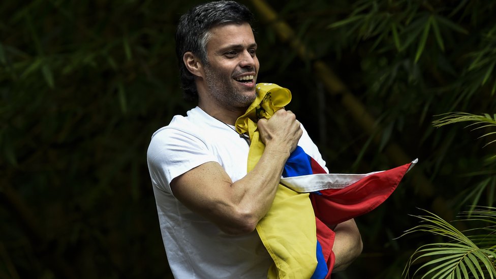 Leopoldo López es uno de los principales líderes de la oposición pese a estar en la cárcel. Leopoldo López