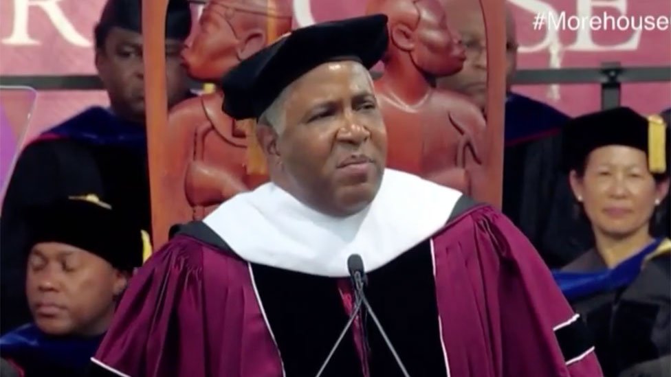 Robert F. Smith durante el discurso que sorprendió a todos.