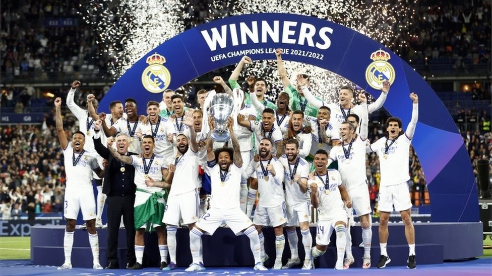 El Real Madrid celebra el campeonato