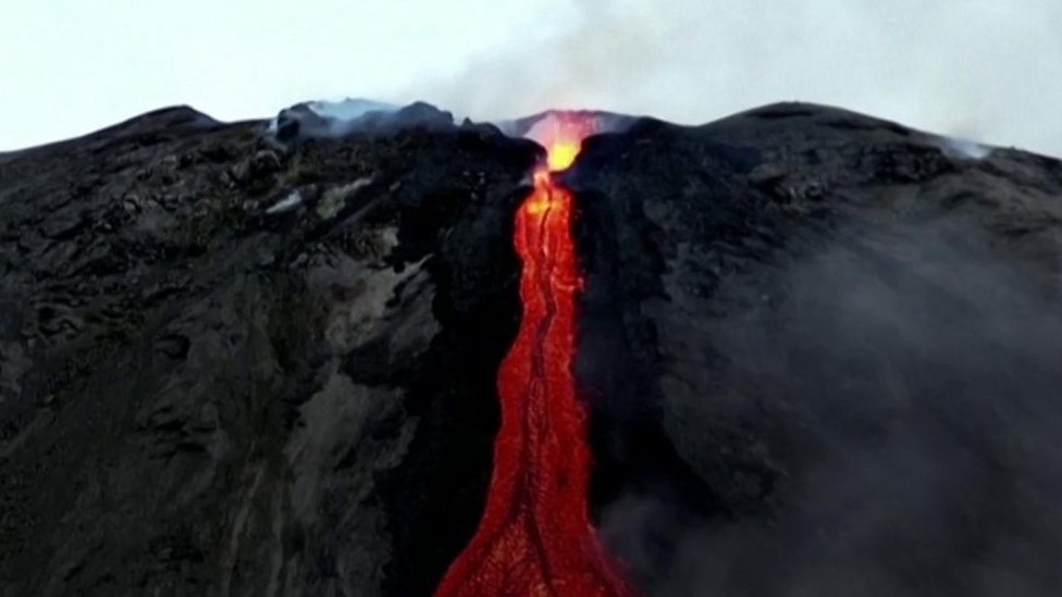 Исланд и природа: Најновији „бебa вулкан” на Земљи - BBC News на српском