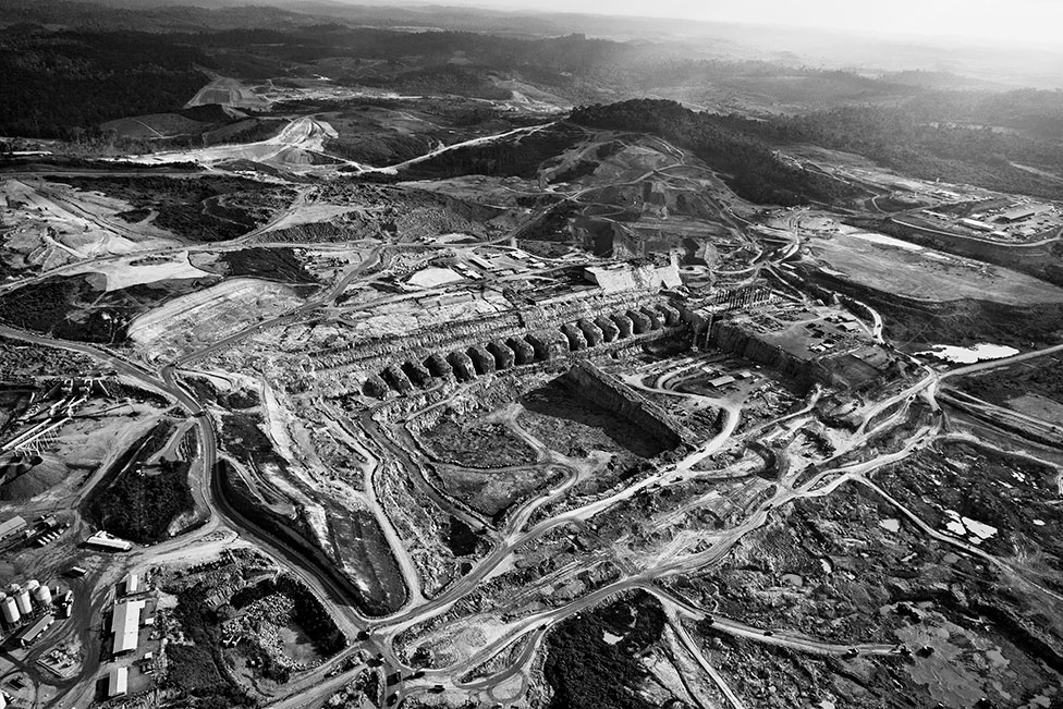 Vista aérea da construção da Barragem de Belo Monte no Rio Xingu, Altamira, Pará, Brasil, em 3 de setembro de 2013