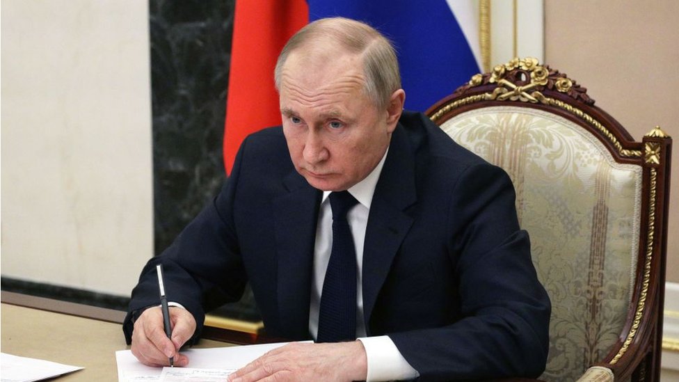 Putin en una reunión con miembros del gobierno ruso, 10 de marzo de 2022.