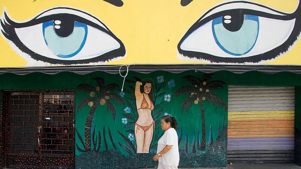 Las ciudades fronterizas mexicanas siempre han servido como lugares de turismo sexual, incluso hasta ahora (foto referencial de un bar en Ciudad Juárez). Bar de Ciudad Juárez, en el estado de Chihuaha.