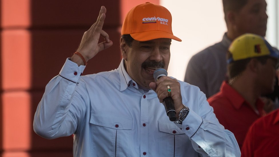 Президент Мадуро в шляпе Conviasa