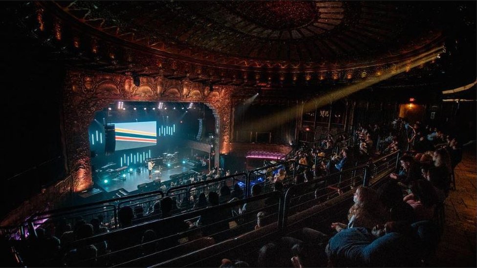 Hillsong: A church with rock concerts and 2m followers ...