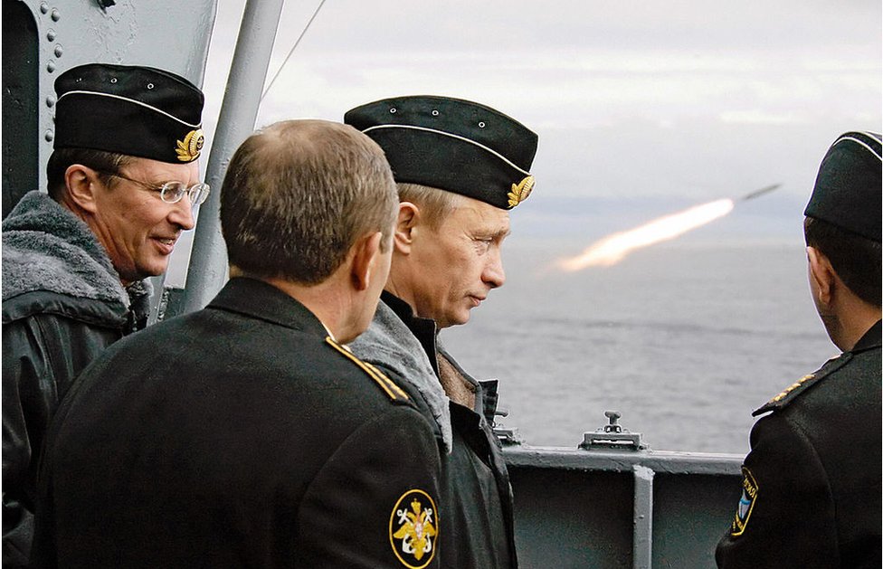 Putin saat peluncuran rudal pada 2005.