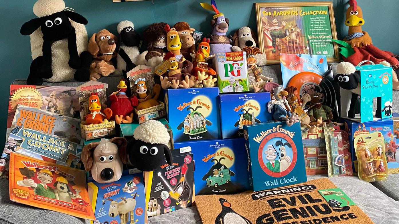豆*屋様 SPECIAL 80s Wallace & Gromit ブルゾン 非 Wallace and Gromit fan has 1,000 memorabilia items in Norfolk