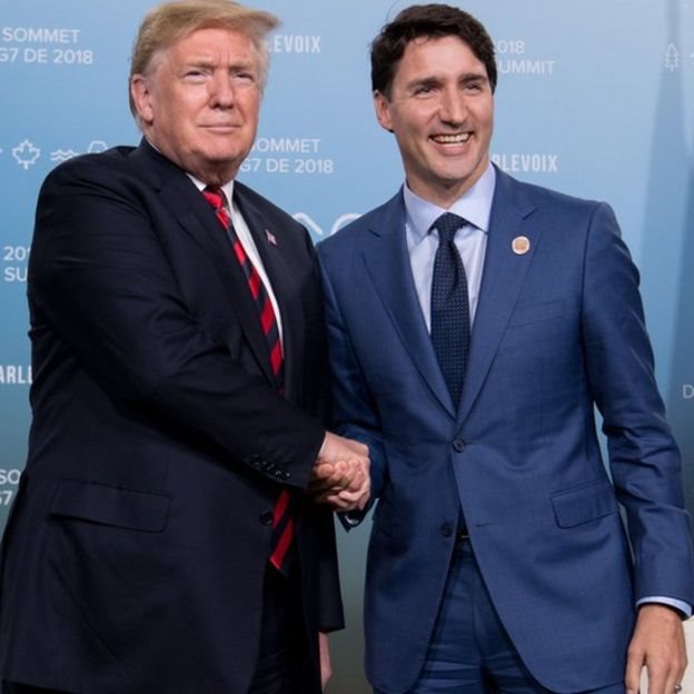الرئيس الأمريكي، دونالد ترامب (يسارا) ورئيس الوزراء الكندي، جاستن ترودو، يبلغ طول لكل منهما نحو ستة أقدام وبوصتين