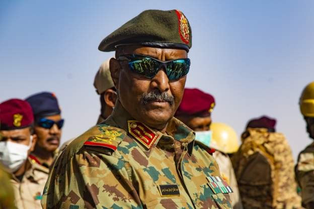 عبدالفتاح البرهان: من هو قائد الجيش السوداني الذي استولى على الحكم في البلاد؟ 2 البرهان