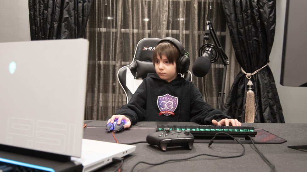 13 Year Old Fortnite Player Fortnite From Piano Player To Pro Gamer Aged Just Eight Bbc News