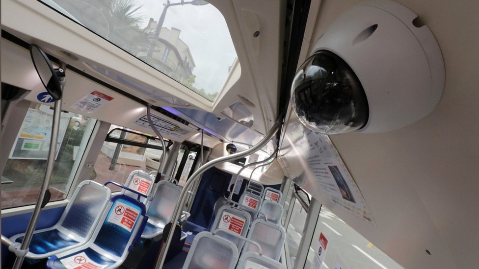 Камера наблюдения в автобусе в Каннах, 30 апр 20
