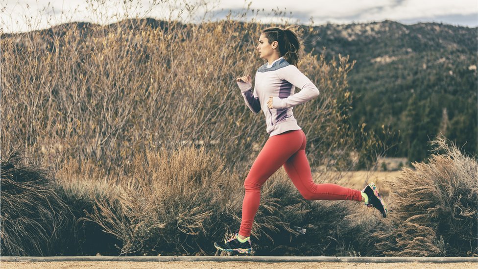 Mujer corriendo