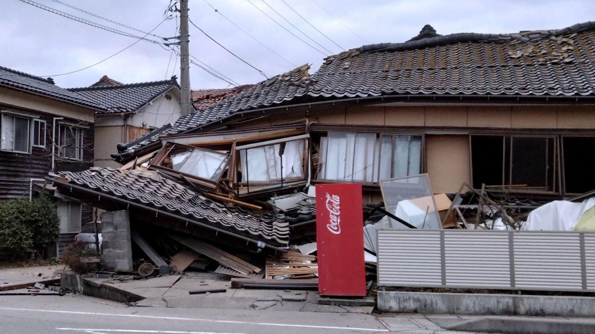 Japón: un terremoto de 7,6 grados causa graves daños y una alerta de tsunami  - BBC News Mundo
