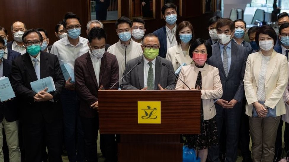 草案周三（4月14日）在立法會進行首讀，預料在泛民總辭後只剩下建制派的立法會可以順利通過，並沒有很大的修改空間。