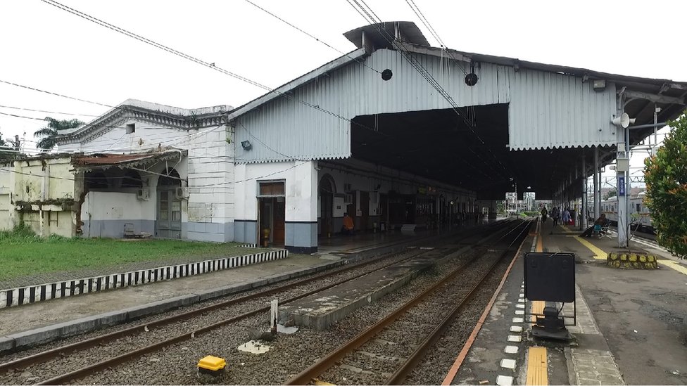 stasiun bogor, kereta api