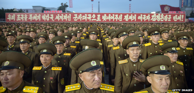 Corea del Norte tiene uno de los ejércitos permanentes más grandes del mundo. Militares norcoreanos.