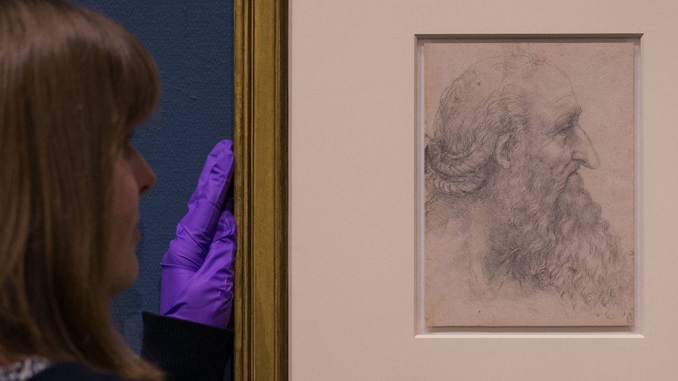 «Голова бородатого старика в профиль» на выставке в Бирмингемском музее и художественной галерее