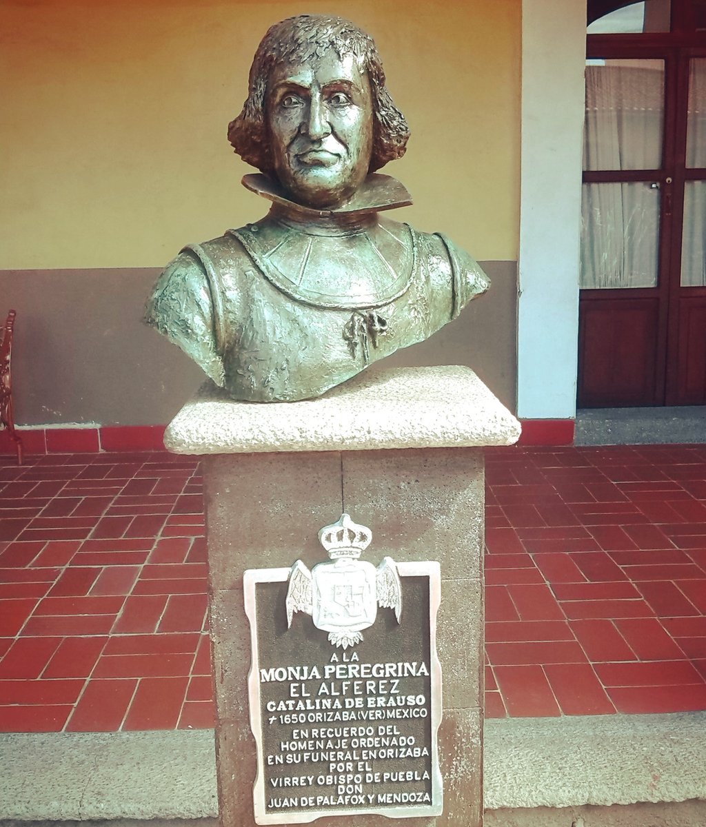 Monumento a la Monja Alférez en Orizaba, Veracruz.
