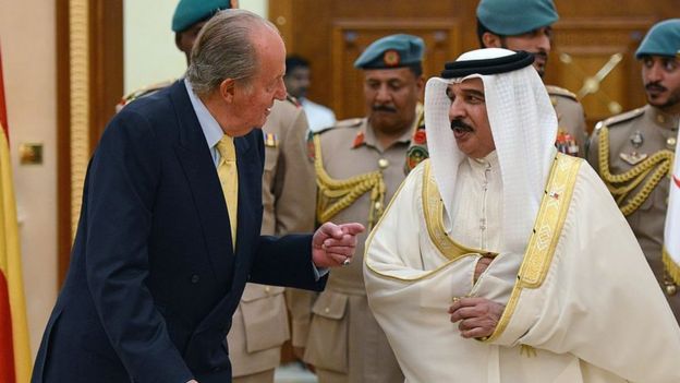كارلوس وحمد بن خليفة ملك البحرين