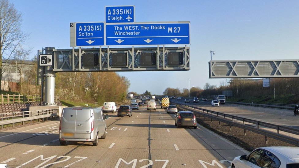 M27 eastbound reopens after crash between Eastleigh and Hedge End