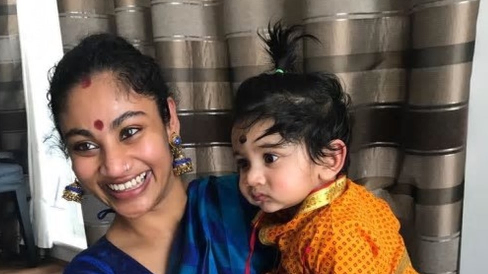 Пурна Камешвари Сиварадж, 36 лет, и ее сын Кайлаш Куха Радж