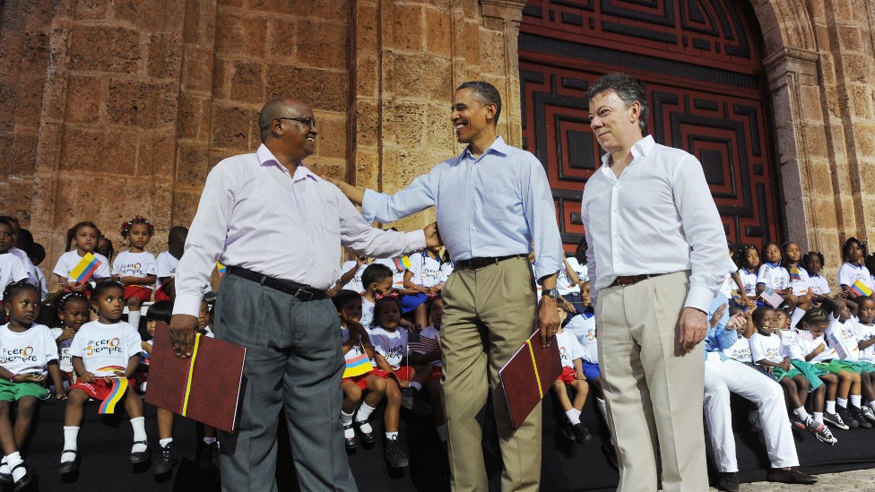 Obama y Santos entregan la Ley 70 a las comunidades afro de Bolívar, cerca de Cartagena.