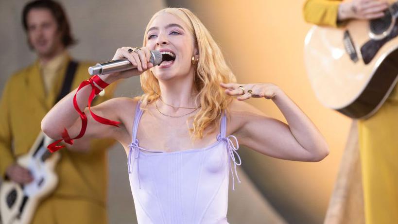Lorde Opens Glastonbury 2025 With Surprise Set and New Album Reveal 5 Lorde kicks off Glastonbury with early surprise set