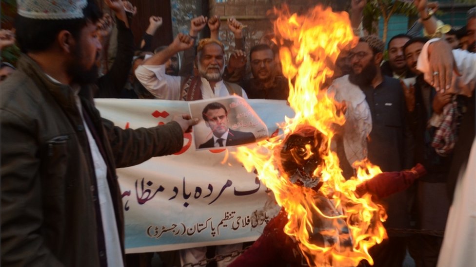 Protesta contra Macron en Pakistán