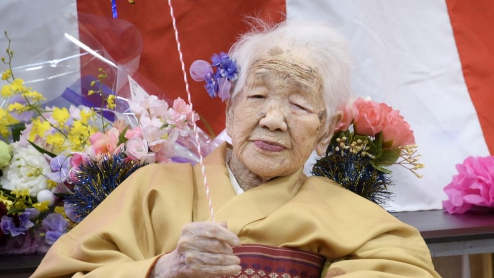 Tanaka'nın 117 yaşındaki doğum günü kutlamasından bir kare