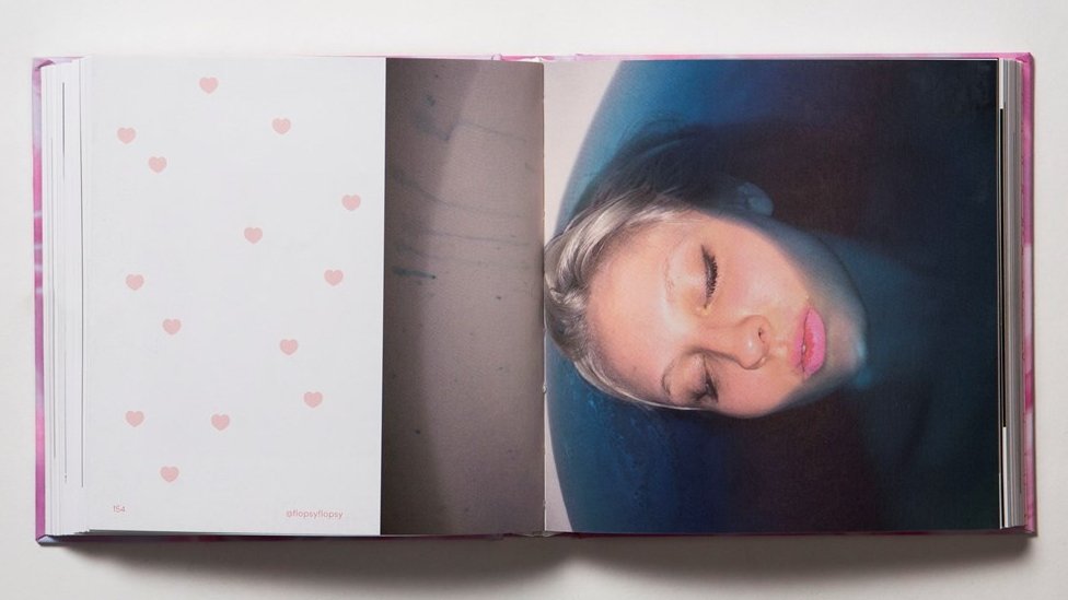 "Nuestro libro va más allá del feminismo", dice una de las autoras. "Pics or it didnt happen"