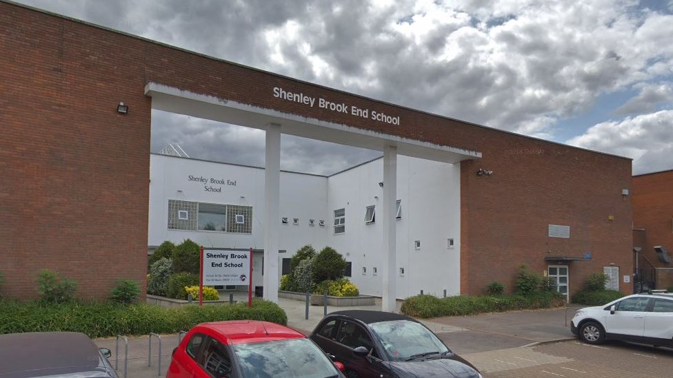 Milton Keynes school knives inquiry prompts teens' arrest BBC News